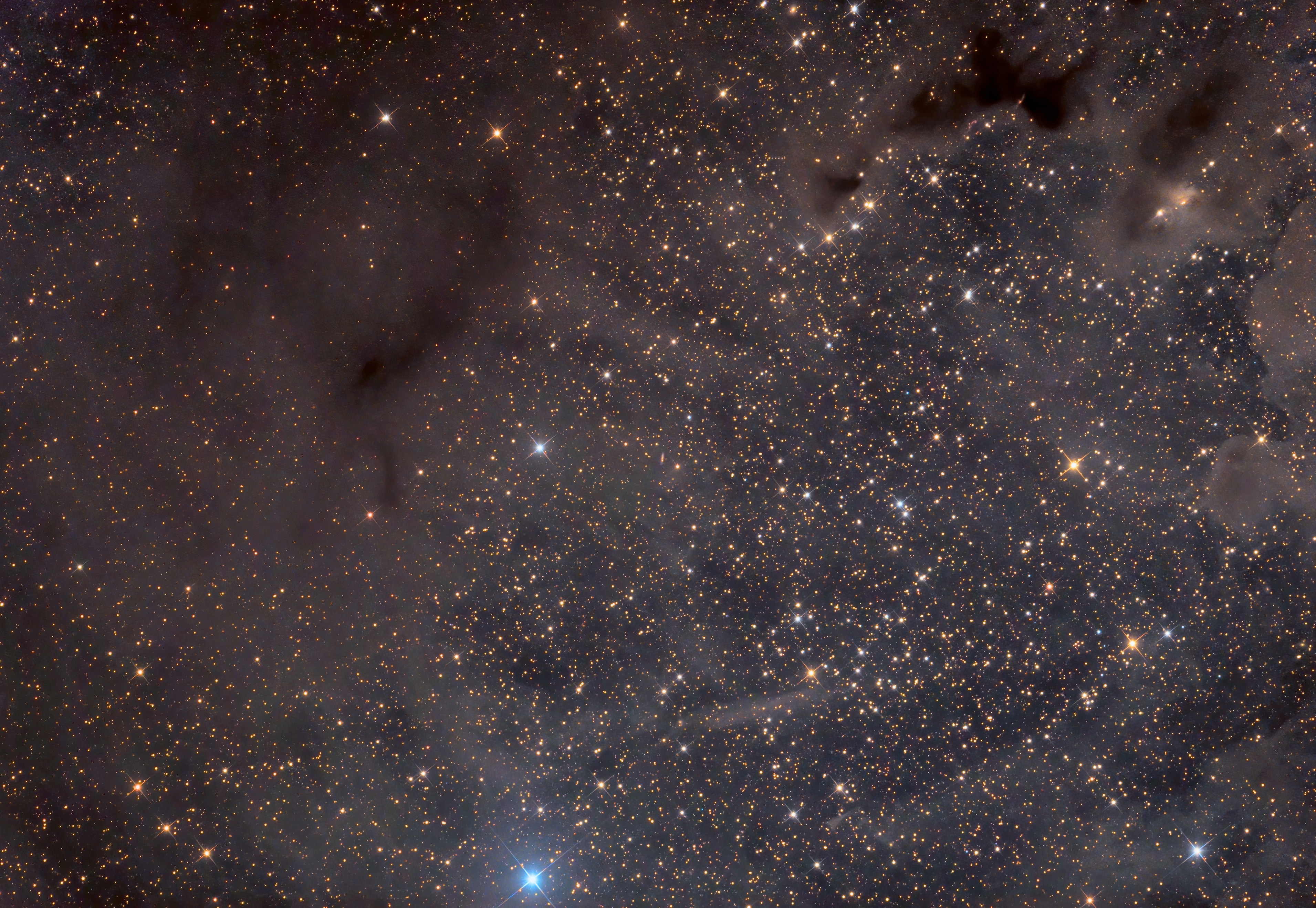LDN 1521 & B17 Dark nebuale in Taurus